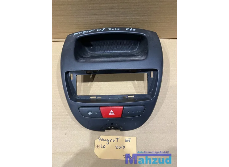 Koop Middenconsole bij Autodemontagebedrijf Mahzud