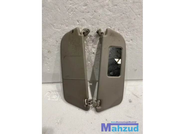 Koop Zonneklep | Links en Rechts bij Autodemontagebedrijf Mahzud