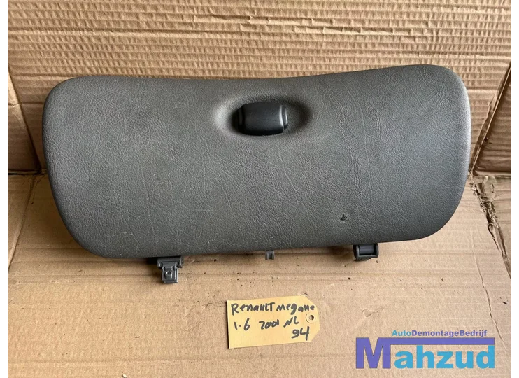 Koop Dashboardkastje | Handschoenenkastje bij Autodemontagebedrijf Mahzud