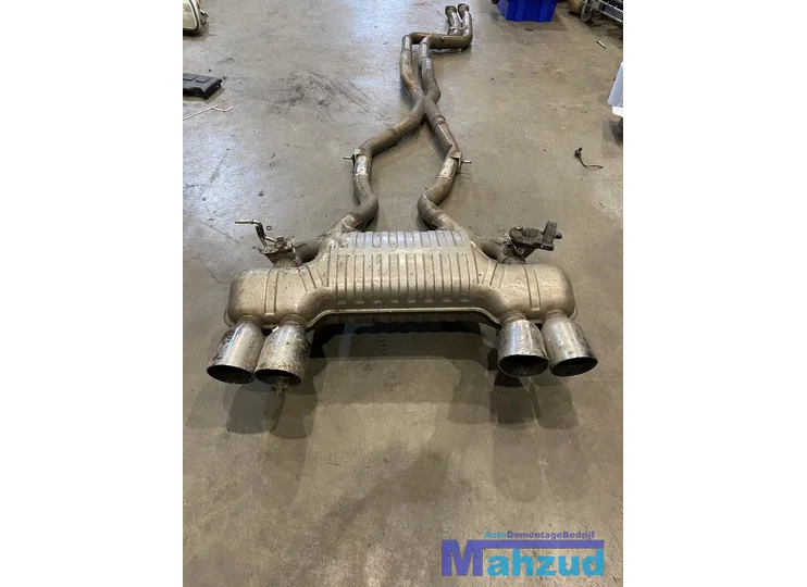 Koop Compleet uitlaat systeem bij Autodemontagebedrijf Mahzud