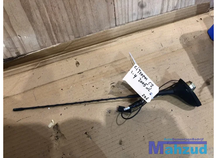 Koop Antenne bij Autodemontagebedrijf Mahzud