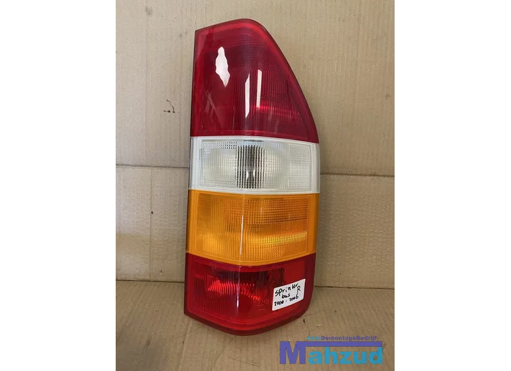Koop Achterlicht | Enkel bij Autodemontagebedrijf Mahzud