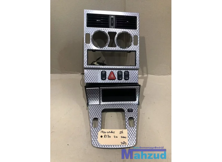 Koop Middenconsole bij Autodemontagebedrijf Mahzud