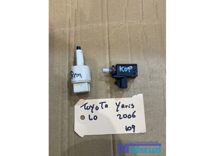 Koop Remlicht schakelaar bij Autodemontagebedrijf Mahzud