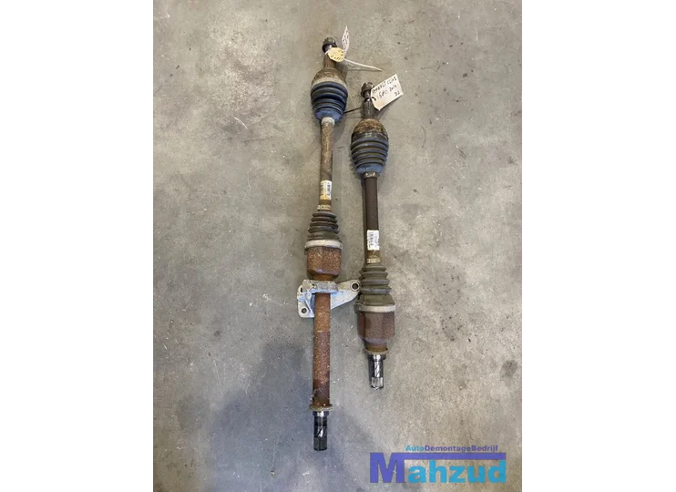 Koop Aandrijfas | Cardanas bij Autodemontagebedrijf Mahzud