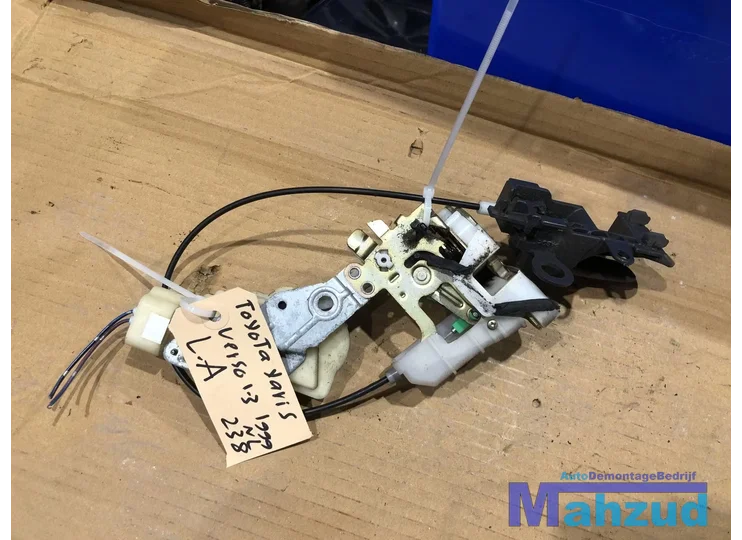 Koop Slotmechaniek | Portier bij Autodemontagebedrijf Mahzud