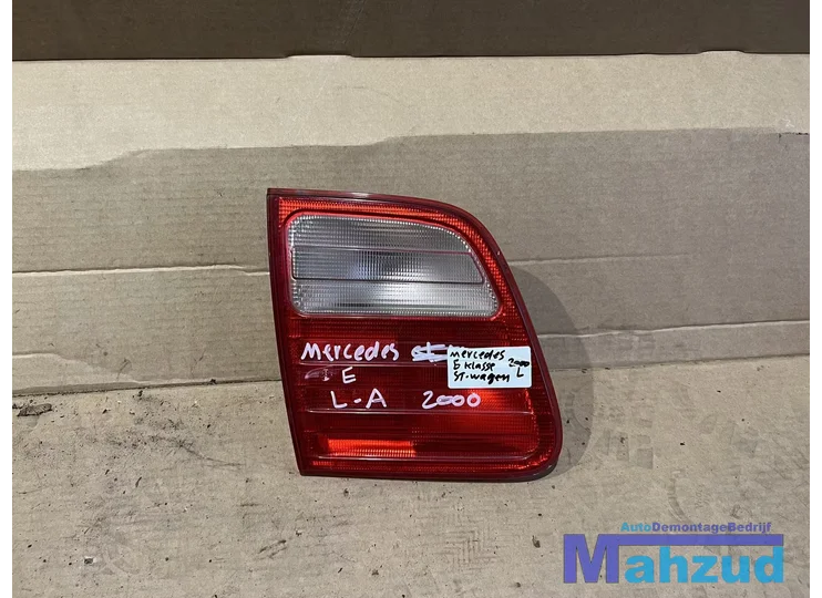 Koop Achterlicht | Enkel bij Autodemontagebedrijf Mahzud