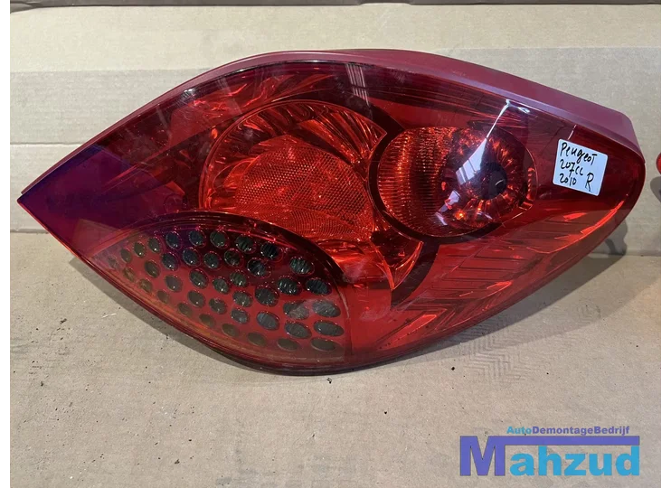 Koop Achterlicht | Enkel bij Autodemontagebedrijf Mahzud