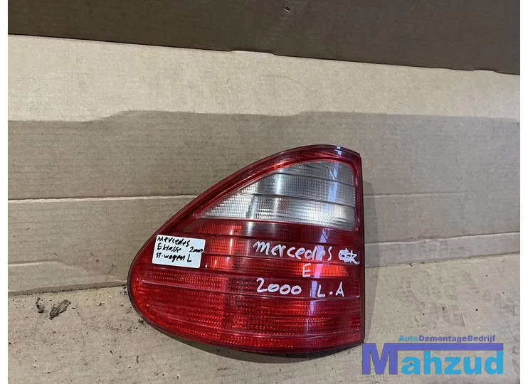 Koop Achterlicht | Enkel bij Autodemontagebedrijf Mahzud