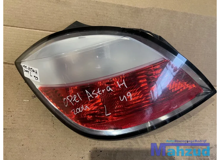 Koop Achterlicht | Enkel bij Autodemontagebedrijf Mahzud