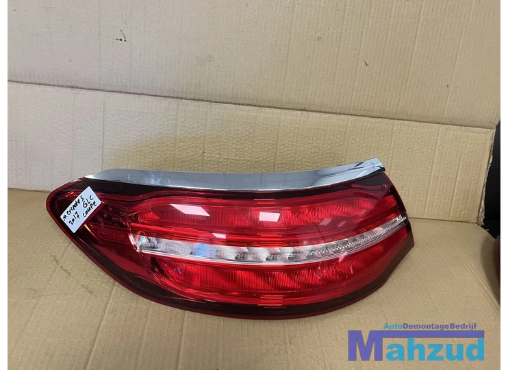 Koop Achterlicht | Enkel bij Autodemontagebedrijf Mahzud