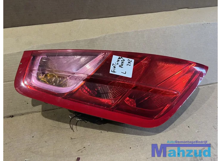 Koop Achterlicht | Enkel bij Autodemontagebedrijf Mahzud