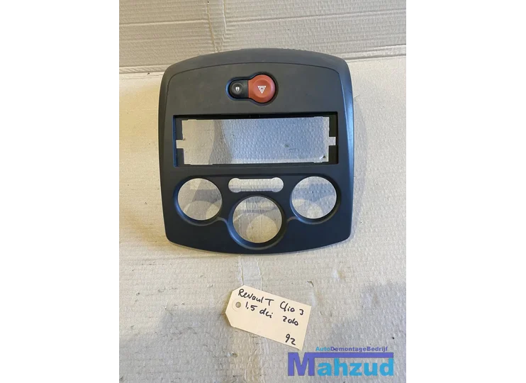 Koop Middenconsole bij Autodemontagebedrijf Mahzud