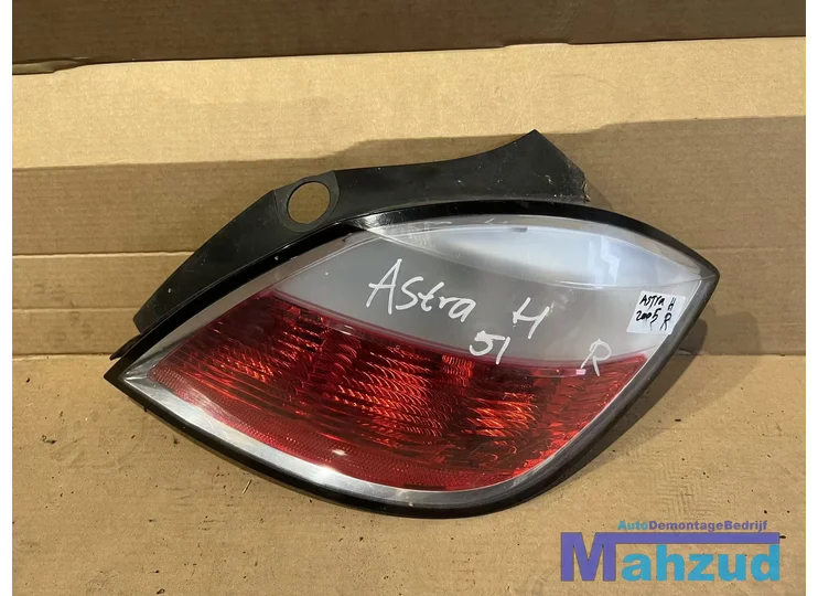 Koop Achterlicht | Enkel bij Autodemontagebedrijf Mahzud