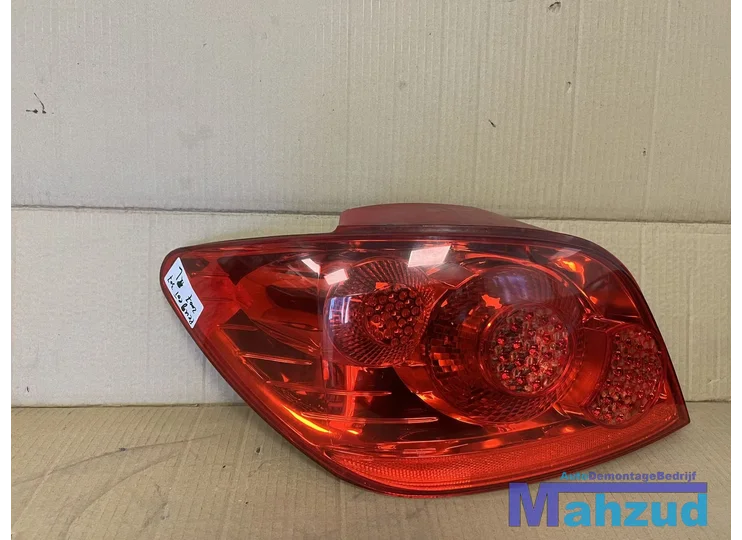 Koop Achterlicht | Enkel bij Autodemontagebedrijf Mahzud
