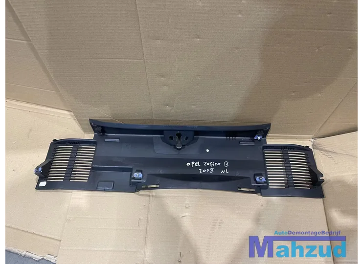 Koop Bekleding | Bagageruimte | Kofferruimte bij Autodemontagebedrijf Mahzud