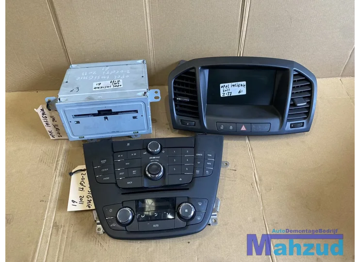 Koop Middenconsole bij Autodemontagebedrijf Mahzud