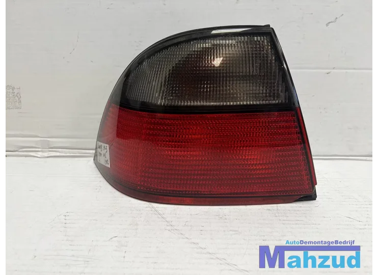 Koop Achterlicht | Enkel bij Autodemontagebedrijf Mahzud