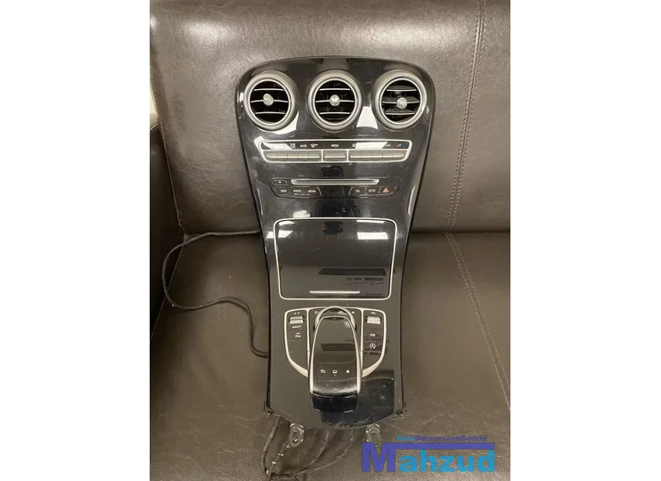 Koop Middenconsole bij Autodemontagebedrijf Mahzud