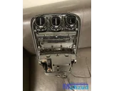 Koop Middenconsole bij Autodemontagebedrijf Mahzud