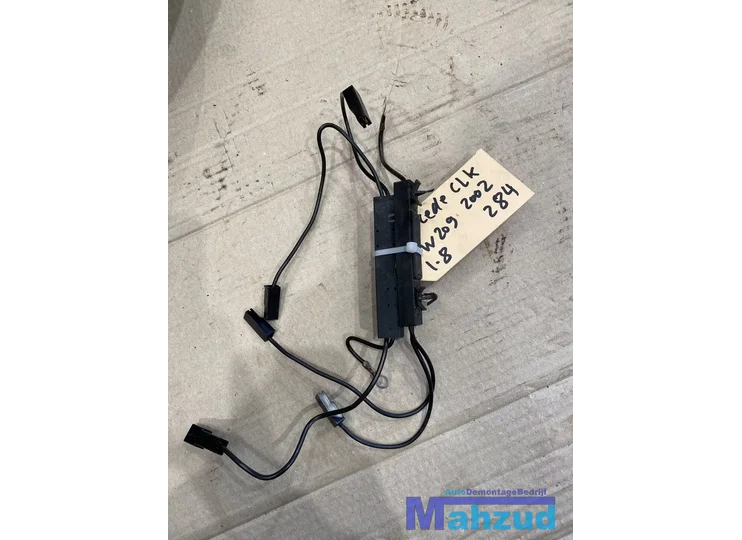 Koop Antenne versterker bij Autodemontagebedrijf Mahzud