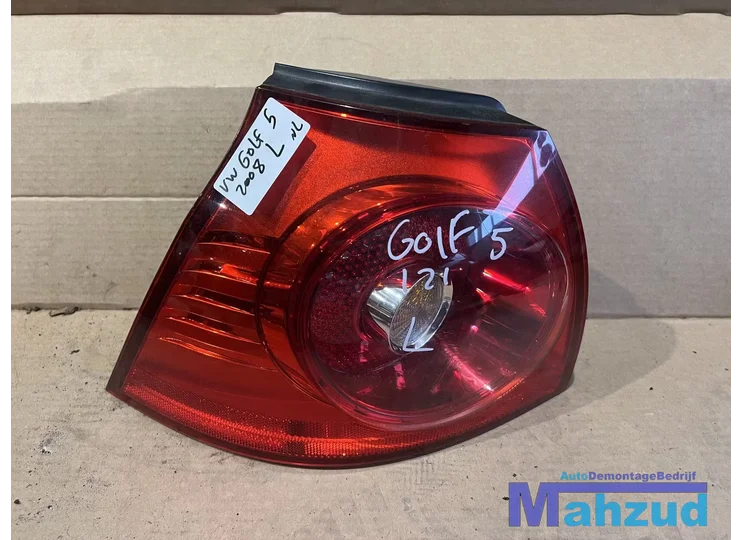 Koop Achterlicht | Enkel bij Autodemontagebedrijf Mahzud