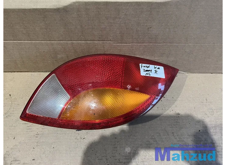 Koop Achterlicht | Enkel bij Autodemontagebedrijf Mahzud