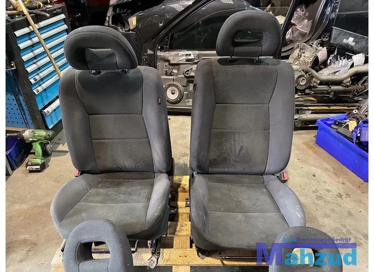 Koop Compleet interieur bij Autodemontagebedrijf Mahzud