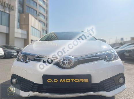 Toyota Auris Touring Sports 1.6 Advance Skypack Multidrive S 132HP