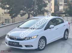 Honda Civic Sedan 1.6 i-VTEC Premium 125HP