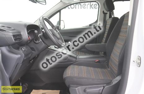 Opel Combo Life 1.5 Ultimate AT8 130HP