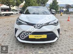 Toyota C-HR 1.8 Hybrid 4x2 Passion X-Pack e-CVT Siyah Tavan 122HP