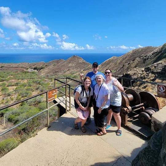 Diamond Head in Hawaii, Hike with sister and grandma