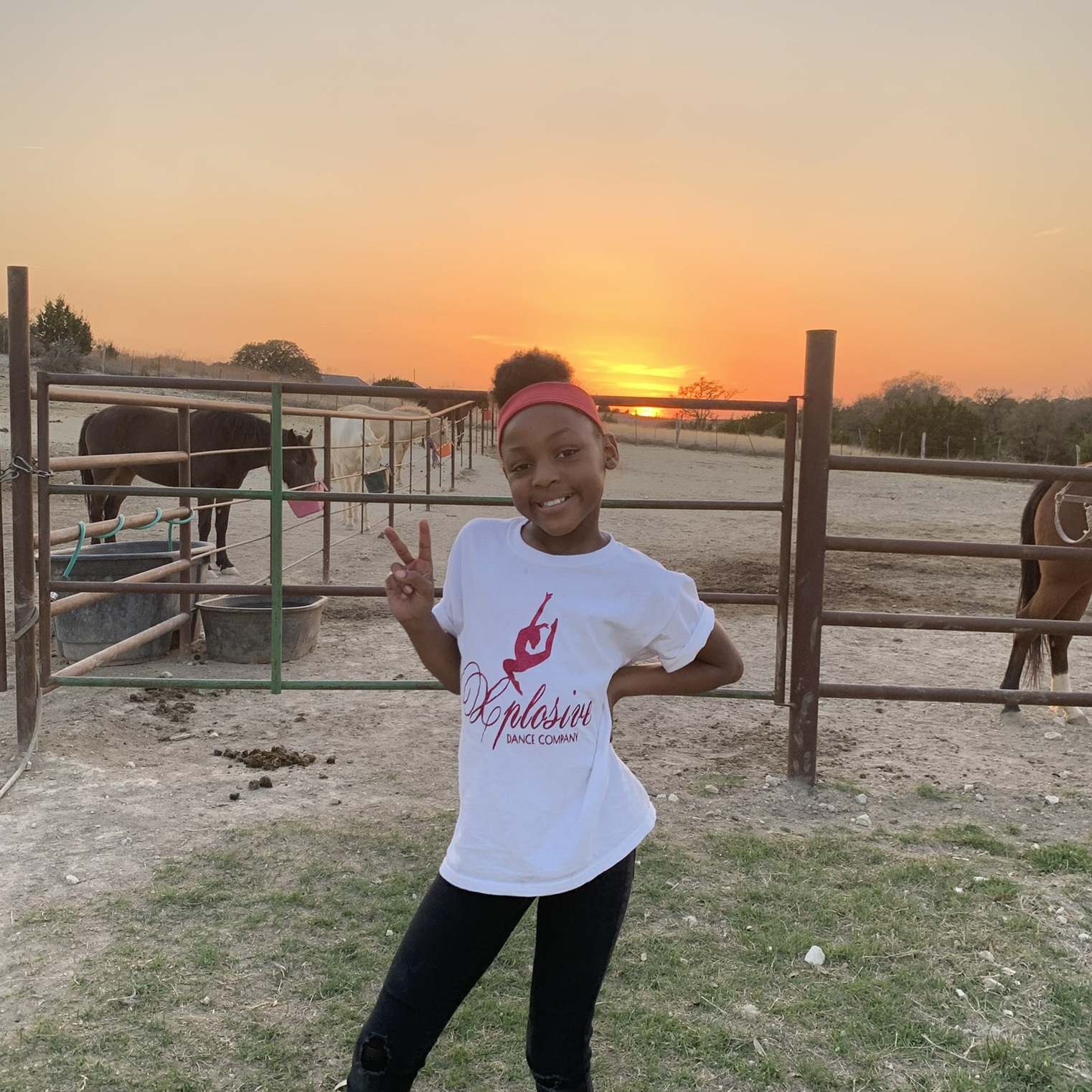 Hello baby I’m your big sister. Can’t wait to take you horse back riding. I’m excited to meet you.