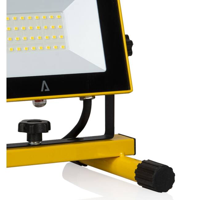 Projecteur LED Spot rechargeable 30W 1200Lm 6000K Extérieur/Intérieur 3  modes Autonomie 4-12h Chantier Travaux