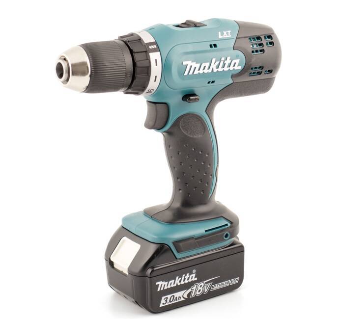 Perceuse visseuse sans fil Makita 18V + 2 batteries lithium 3 Ah +