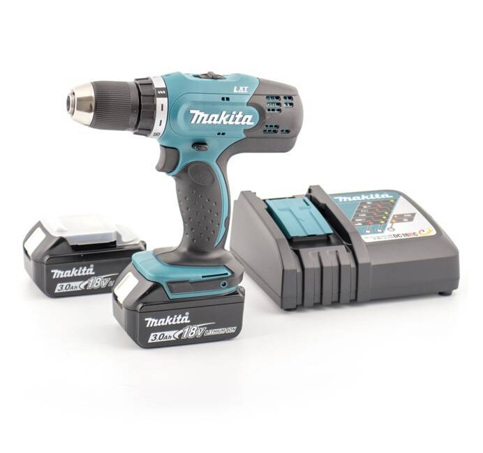 Perceuse-Visseuse Makita 18V + 2 batteries lithium 3 Ah + Mallette