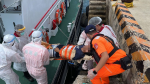 印尼船員海上受傷 澎湖海巡救援送醫