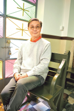 劉松仁稱精力有限不可能「出山」 推出攝影集為殘疾兒童長者籌款