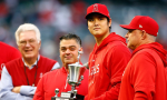 大谷翔平加盟洛杉磯道奇隊，10年7億美元合約創運動史紀錄