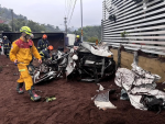 遭聯結車過彎翻覆壓毀 台中小客車母子命危急救