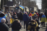 烏克蘭軍隊開進赫爾松升國旗　俄軍丟包傷兵還炸橋