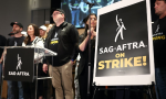 談判破局：好萊塢演員工會與編劇工會上演63年來首次「雙罷工」，《奧本海默》影星提前離開倫敦首映