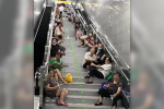 【有片】中國重慶北碚45℃破紀錄　民眾擠滿地鐵站納涼、路樹「自燃」眾人圍觀