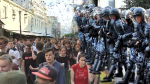 地選爭議市民上街　遭棍毆毒打 俄警濫暴驅散　拘逾千示威者