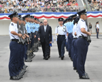 中聯辦鄭雁雄首檢閱警察結業會操　指「反中亂港份子妄圖捲土重來」