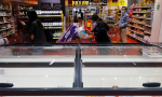 香港疫情：超市提早關門引市民搶購、專家估百萬人終確診