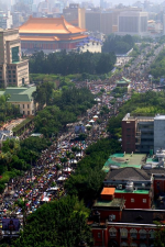 台灣逾50萬人集會反服貿