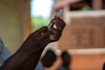 WHO批准全球首款瘧疾疫苗　建議非洲兒童廣泛接種