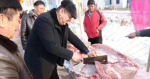 外媒：新疆穆斯林被逼吃豬肉喝酒過新年　遭威脅如拒絕關進「再教育營」